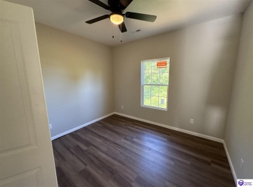 Magnolia Court, Vine Grove, Kentucky 40175, ,2 BathroomsBathrooms,For Sale,Magnolia Court,HK24002070