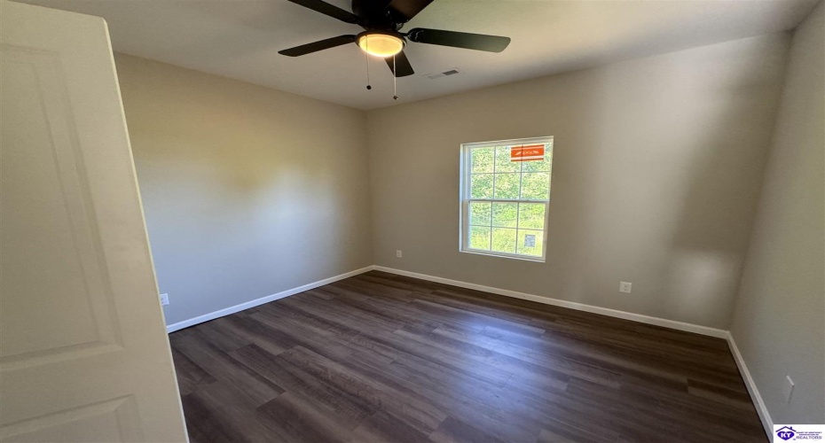 Magnolia Court, Vine Grove, Kentucky 40175, ,2 BathroomsBathrooms,For Sale,Magnolia Court,HK24002070