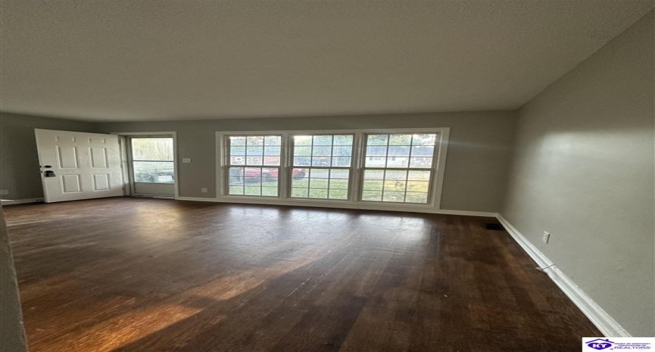 Diecks Drive, Elizabethtown, Kentucky 42701, ,1 BathroomBathrooms,For Sale,Diecks Drive,HK24004240