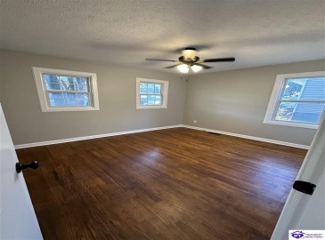 Diecks Drive, Elizabethtown, Kentucky 42701, ,1 BathroomBathrooms,For Sale,Diecks Drive,HK24004240