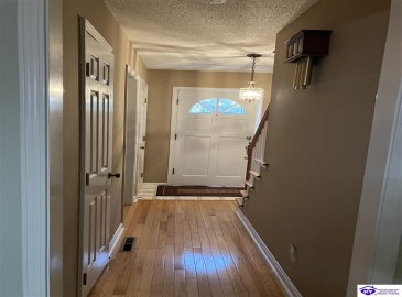 Tyler Circle, Elizabethtown, Kentucky 42701, ,3 BathroomsBathrooms,For Sale,Tyler Circle,HK24004242