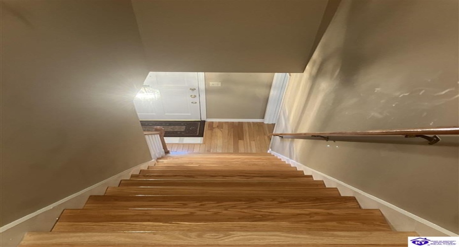 Tyler Circle, Elizabethtown, Kentucky 42701, ,3 BathroomsBathrooms,For Sale,Tyler Circle,HK24004242