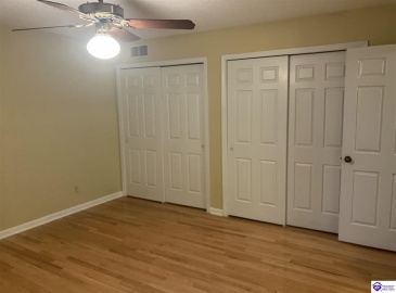 Tyler Circle, Elizabethtown, Kentucky 42701, ,3 BathroomsBathrooms,For Sale,Tyler Circle,HK24004242