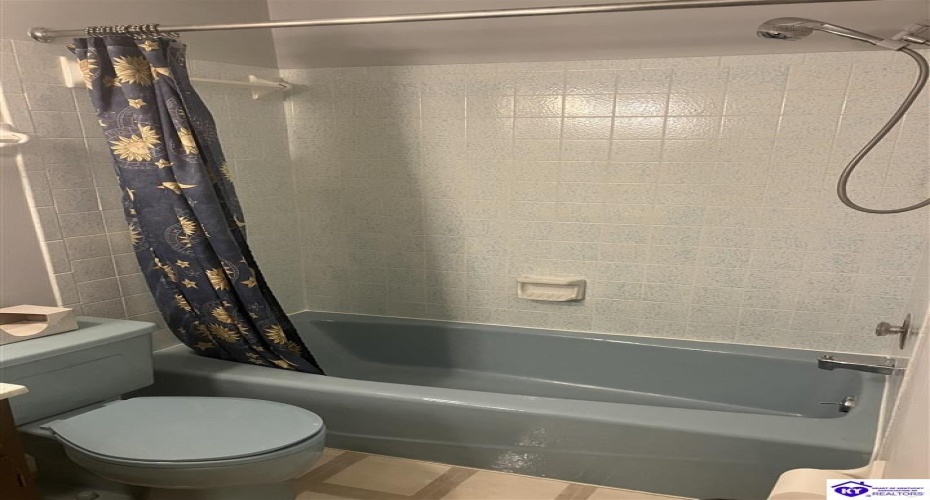 Tyler Circle, Elizabethtown, Kentucky 42701, ,3 BathroomsBathrooms,For Sale,Tyler Circle,HK24004242