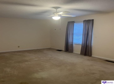 Tyler Circle, Elizabethtown, Kentucky 42701, ,3 BathroomsBathrooms,For Sale,Tyler Circle,HK24004242