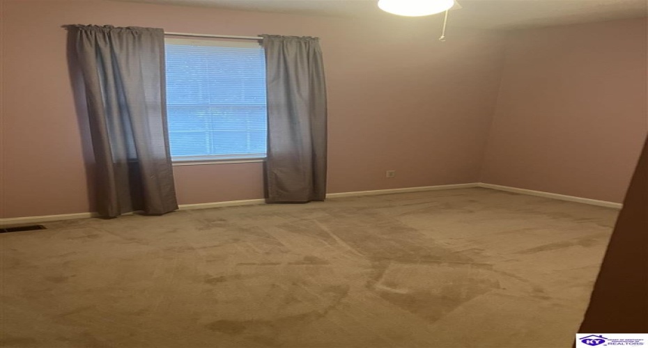 Tyler Circle, Elizabethtown, Kentucky 42701, ,3 BathroomsBathrooms,For Sale,Tyler Circle,HK24004242