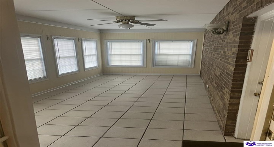 Tyler Circle, Elizabethtown, Kentucky 42701, ,3 BathroomsBathrooms,For Sale,Tyler Circle,HK24004242