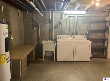 Tyler Circle, Elizabethtown, Kentucky 42701, ,3 BathroomsBathrooms,For Sale,Tyler Circle,HK24004242