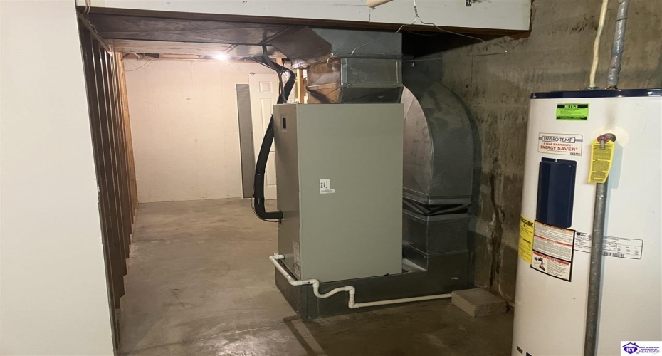 Tyler Circle, Elizabethtown, Kentucky 42701, ,3 BathroomsBathrooms,For Sale,Tyler Circle,HK24004242