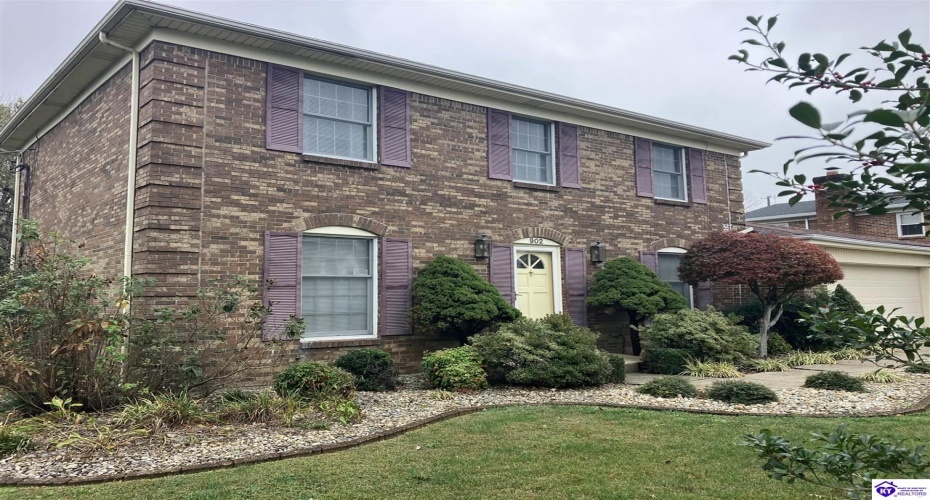 Tyler Circle, Elizabethtown, Kentucky 42701, ,3 BathroomsBathrooms,For Sale,Tyler Circle,HK24004242