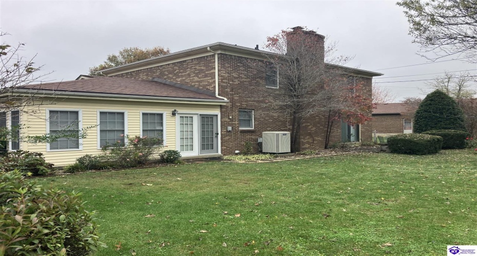 Tyler Circle, Elizabethtown, Kentucky 42701, ,3 BathroomsBathrooms,For Sale,Tyler Circle,HK24004242