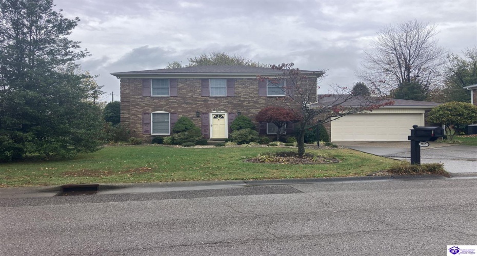 Tyler Circle, Elizabethtown, Kentucky 42701, ,3 BathroomsBathrooms,For Sale,Tyler Circle,HK24004242