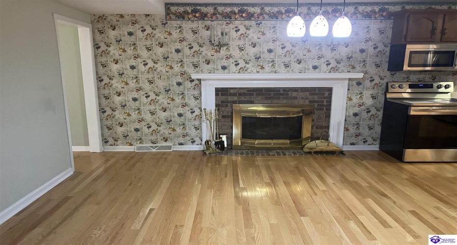 Tyler Circle, Elizabethtown, Kentucky 42701, ,3 BathroomsBathrooms,For Sale,Tyler Circle,HK24004242