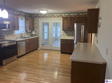 Tyler Circle, Elizabethtown, Kentucky 42701, ,3 BathroomsBathrooms,For Sale,Tyler Circle,HK24004242