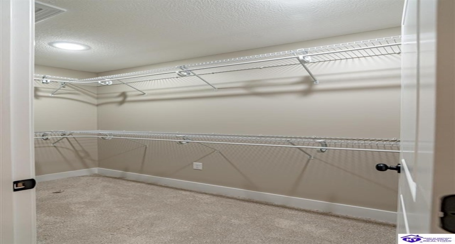 Hunter Lane, Elizabethtown, Kentucky 42701, ,3 BathroomsBathrooms,For Sale,Hunter Lane,HK24004251