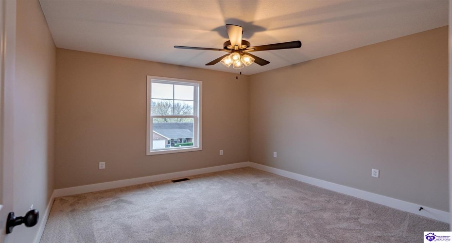 Hunter Lane, Elizabethtown, Kentucky 42701, ,3 BathroomsBathrooms,For Sale,Hunter Lane,HK24004252