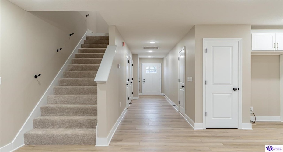 Hunter Lane, Elizabethtown, Kentucky 42701, ,3 BathroomsBathrooms,For Sale,Hunter Lane,HK24004252