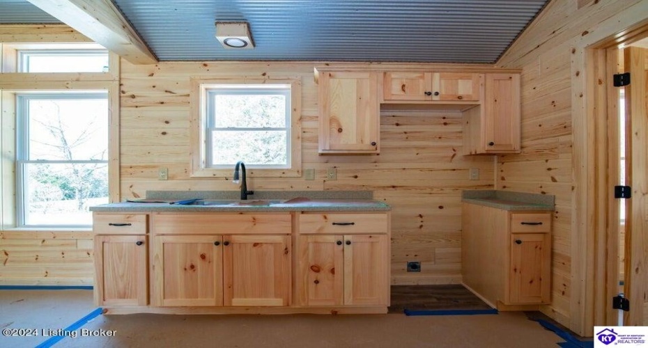 Cave Hill Road, Munfordville, Kentucky 42765, ,1 BathroomBathrooms,For Sale,Cave Hill Road,HK24003065