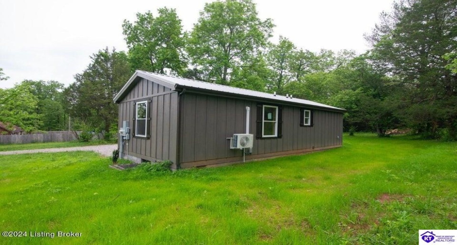 Cave Hill Road, Munfordville, Kentucky 42765, ,1 BathroomBathrooms,For Sale,Cave Hill Road,HK24003065