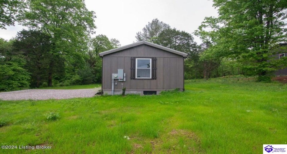 Cave Hill Road, Munfordville, Kentucky 42765, ,1 BathroomBathrooms,For Sale,Cave Hill Road,HK24003065