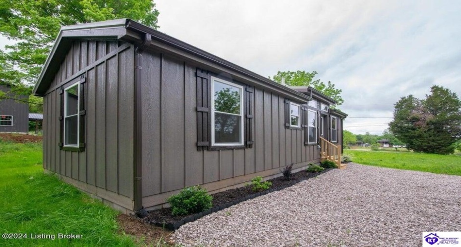 Cave Hill Road, Munfordville, Kentucky 42765, ,1 BathroomBathrooms,For Sale,Cave Hill Road,HK24003065