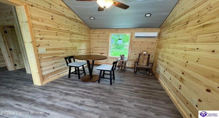 Cave Hill Road, Munfordville, Kentucky 42765, ,1 BathroomBathrooms,For Sale,Cave Hill Road,HK24003065