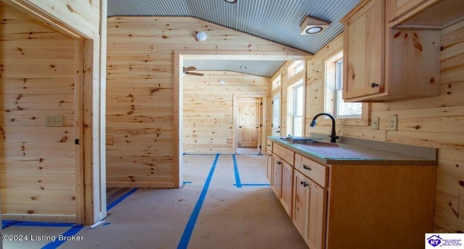 Cave Hill Road, Munfordville, Kentucky 42765, ,1 BathroomBathrooms,For Sale,Cave Hill Road,HK24003065