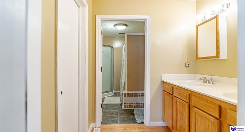 Foxboro Road, Brandenburg, Kentucky 40108, ,3 BathroomsBathrooms,For Sale,Foxboro Road,HK24004267