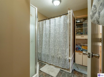 Foxboro Road, Brandenburg, Kentucky 40108, ,3 BathroomsBathrooms,For Sale,Foxboro Road,HK24004267