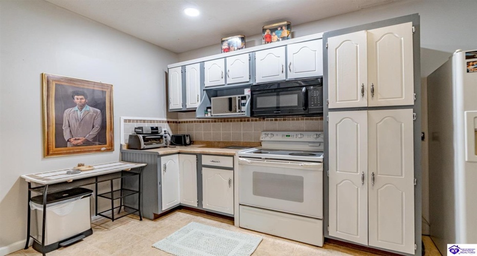 Foxboro Road, Brandenburg, Kentucky 40108, ,3 BathroomsBathrooms,For Sale,Foxboro Road,HK24004267