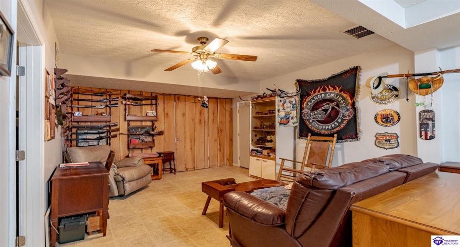 Foxboro Road, Brandenburg, Kentucky 40108, ,3 BathroomsBathrooms,For Sale,Foxboro Road,HK24004267