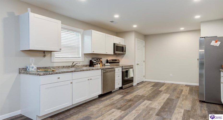 Deering Lane, Radcliff, Kentucky 40160, ,2 BathroomsBathrooms,For Sale,Deering Lane,HK24004272