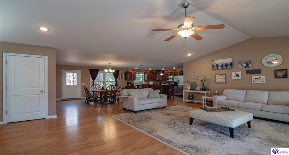 Eagle Point, Brandenburg, Kentucky 40108, ,3 BathroomsBathrooms,For Sale,Eagle Point,HK24004275