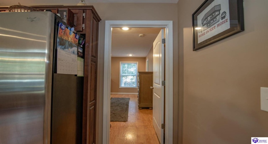 Eagle Point, Brandenburg, Kentucky 40108, ,3 BathroomsBathrooms,For Sale,Eagle Point,HK24004275