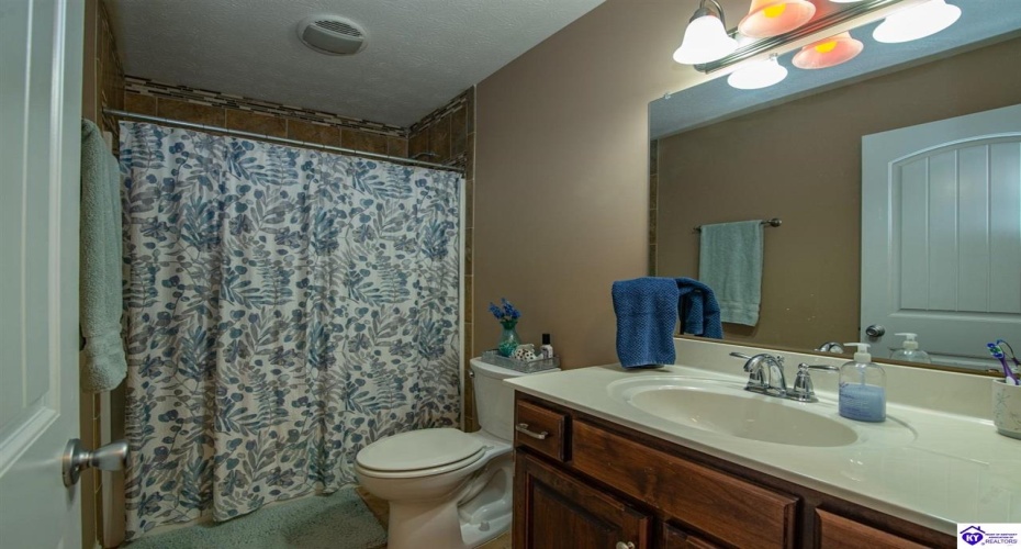 Eagle Point, Brandenburg, Kentucky 40108, ,3 BathroomsBathrooms,For Sale,Eagle Point,HK24004275