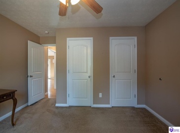 Eagle Point, Brandenburg, Kentucky 40108, ,3 BathroomsBathrooms,For Sale,Eagle Point,HK24004275