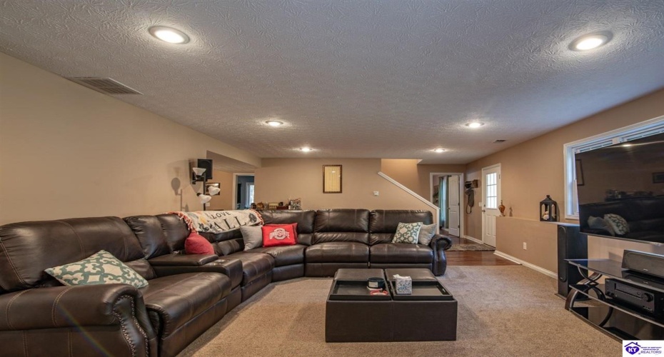 Eagle Point, Brandenburg, Kentucky 40108, ,3 BathroomsBathrooms,For Sale,Eagle Point,HK24004275