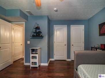 Eagle Point, Brandenburg, Kentucky 40108, ,3 BathroomsBathrooms,For Sale,Eagle Point,HK24004275