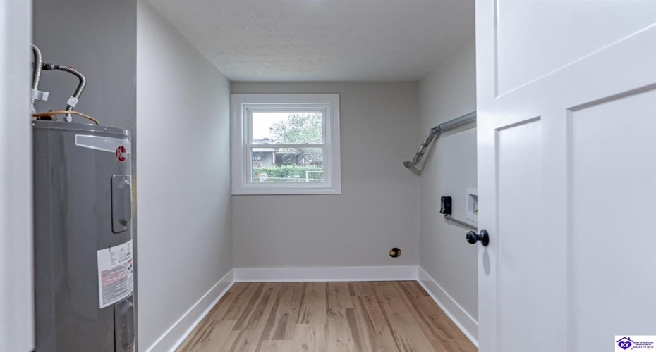 Cedar Hill Drive, Elizabethtown, Kentucky 42701, ,2 BathroomsBathrooms,For Sale,Cedar Hill Drive,HK24004276