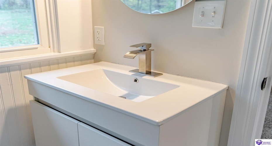 Cedar Hill Drive, Elizabethtown, Kentucky 42701, ,2 BathroomsBathrooms,For Sale,Cedar Hill Drive,HK24004276