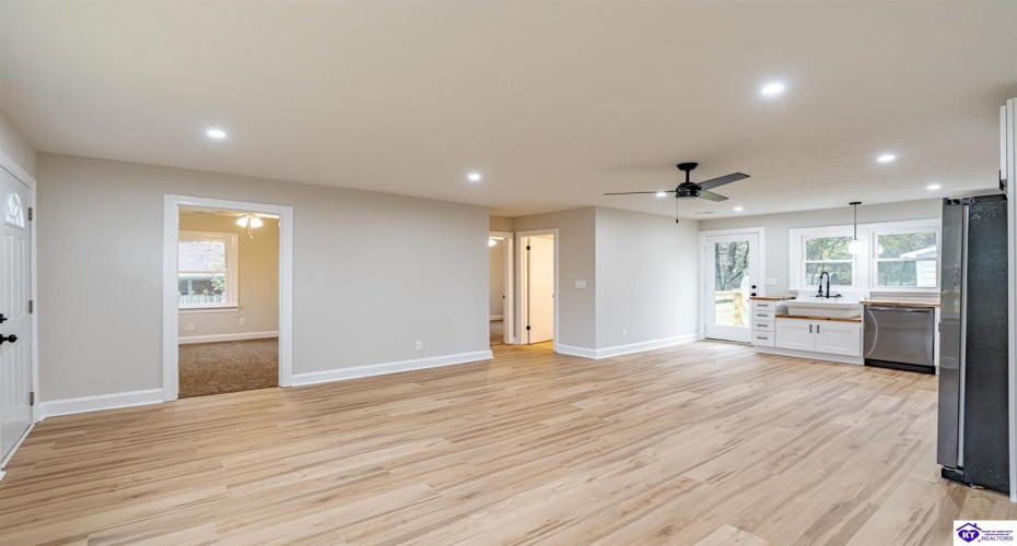 Cedar Hill Drive, Elizabethtown, Kentucky 42701, ,2 BathroomsBathrooms,For Sale,Cedar Hill Drive,HK24004276