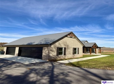 Heavenly Haven Drive, Horse Cave, Kentucky 42749, ,2 BathroomsBathrooms,For Sale,Heavenly Haven Drive,HK24004278