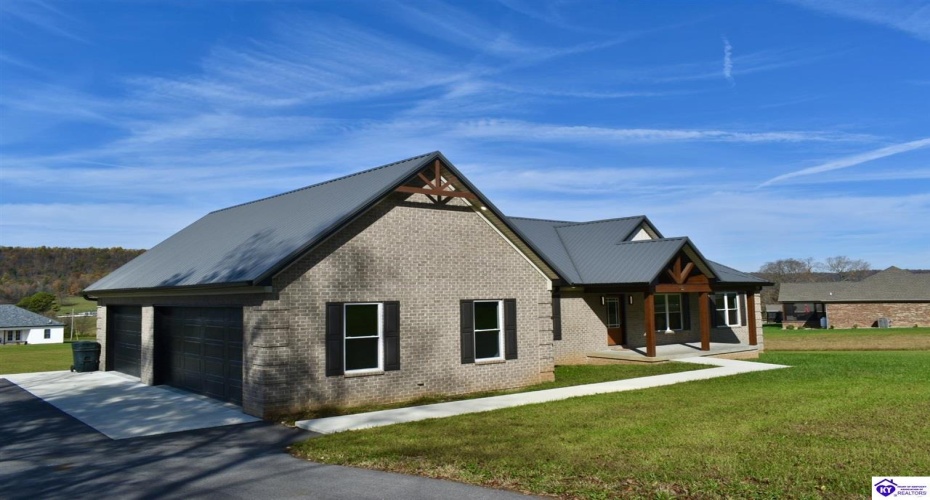 Heavenly Haven Drive, Horse Cave, Kentucky 42749, ,2 BathroomsBathrooms,For Sale,Heavenly Haven Drive,HK24004278