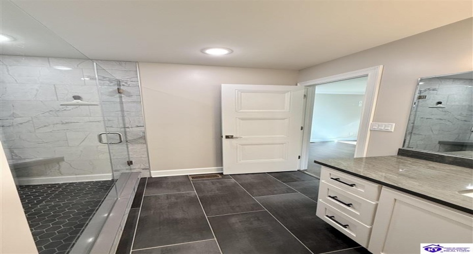 Heavenly Haven Drive, Horse Cave, Kentucky 42749, ,2 BathroomsBathrooms,For Sale,Heavenly Haven Drive,HK24004278