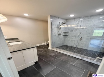 Heavenly Haven Drive, Horse Cave, Kentucky 42749, ,2 BathroomsBathrooms,For Sale,Heavenly Haven Drive,HK24004278