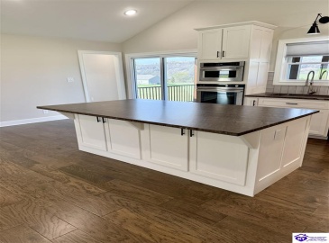 Heavenly Haven Drive, Horse Cave, Kentucky 42749, ,2 BathroomsBathrooms,For Sale,Heavenly Haven Drive,HK24004278