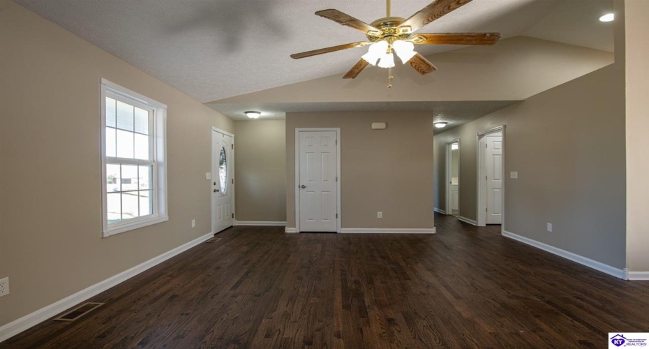 Thompson Road, Rineyville, Kentucky 40162, ,2 BathroomsBathrooms,For Sale,Thompson Road,HK24004279