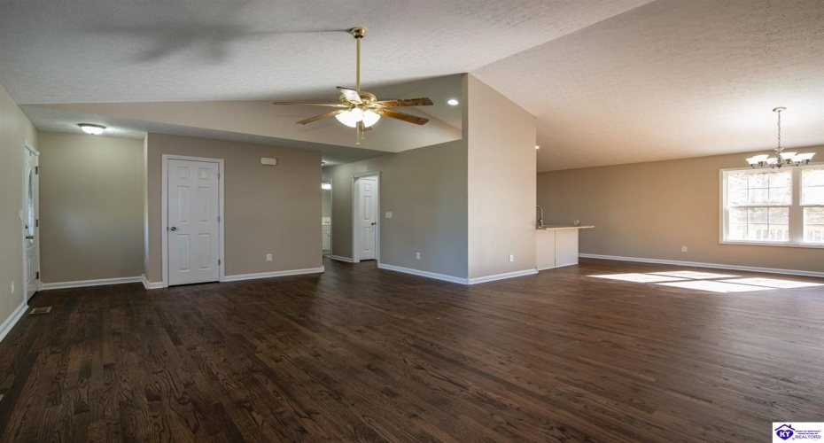 Thompson Road, Rineyville, Kentucky 40162, ,2 BathroomsBathrooms,For Sale,Thompson Road,HK24004279