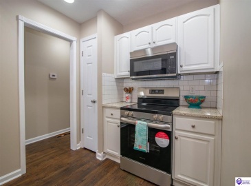 Thompson Road, Rineyville, Kentucky 40162, ,2 BathroomsBathrooms,For Sale,Thompson Road,HK24004279