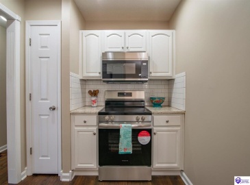 Thompson Road, Rineyville, Kentucky 40162, ,2 BathroomsBathrooms,For Sale,Thompson Road,HK24004279